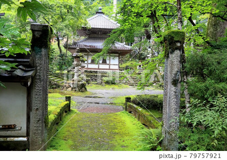 初夏の谷汲山華厳寺参道・8（岐阜県揖斐郡揖斐川町谷汲） 79757921