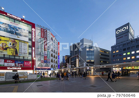 柏駅の夜景　東口 79760646