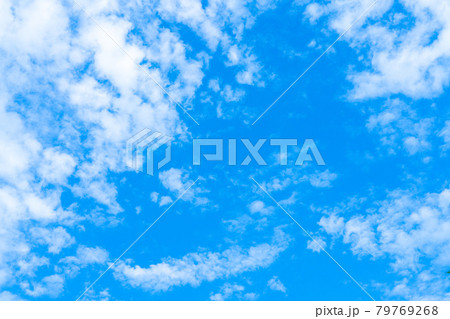 【自然】青空・白い雲・晴れ【背景】 【自然】青空・白い雲・晴れ【背景】 79769268