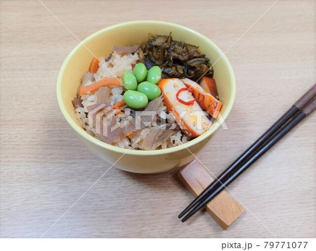 ゴボウの炊き込みごはん ゴボウの炊き込みごはん 79771077