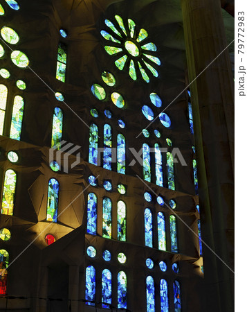 スペイン バルセロナ サグラダ・ファミリア 内部 ステンドグラス Sagrada Família 79772983