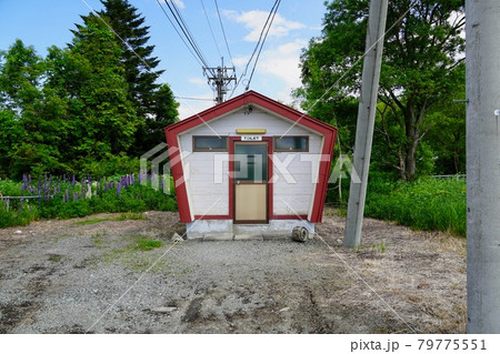 落合駅のトイレ 79775551