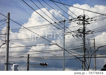 電線と電信柱 電線と電信柱 79778658