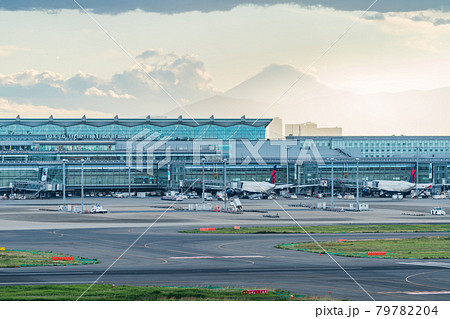 空港 飛行機 羽田空港 離陸 午後 夕暮れ 夜 航空会社 エンジン ブレーキ 第1ターミナル 富士山 空港 飛行機 羽田空港 離陸 午後 夕暮れ 夜 航空会社 エンジン ブレーキ 第1ターミナル 富士山 79782204