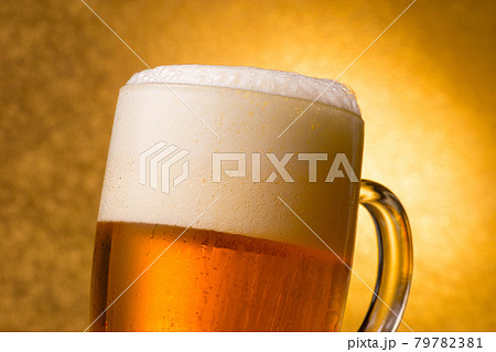 ビール 注ぐ 泡 ビール 注ぐ 泡 79782381
