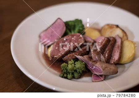 鴨肉料理　鴨　フード　フレンチ　メニュー　コース　おいしい 79784280