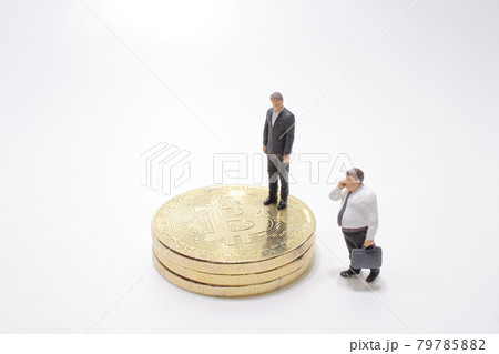 a mini figures discuss the growth of bitcoin a mini figures discuss the growth of bitcoin 79785882