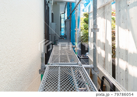 住宅工事現場の足場 住宅工事現場の足場 79786054