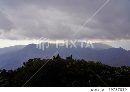 二股山頂からの那須連山 二股山頂からの那須連山 79787039