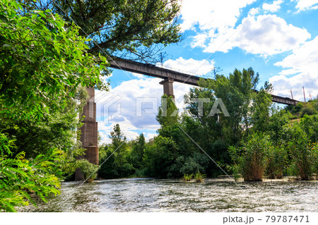 Railway Bridge viaduct across the Inhulets river in Kryvyi Rih, Ukraine 79787471