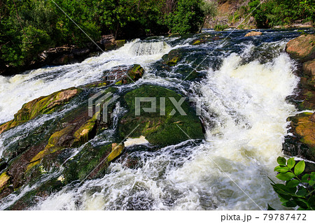 Waterfall on the Inhulets river in Kryvyi Rih, Ukraine 79787472
