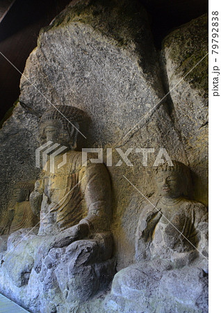 釈迦如来(中央)･阿弥陀如来(左)･薬師如来(右)（山王山石仏群･国宝 臼杵石仏／大分県臼杵市） 79792838