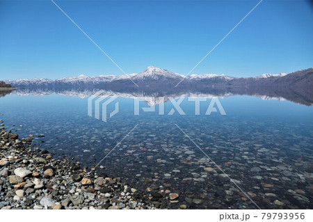 支笏湖と恵庭岳（北海道千歳市） 79793956