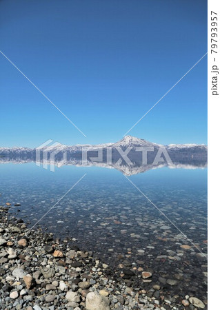 支笏湖と恵庭岳（北海道千歳市） 79793957