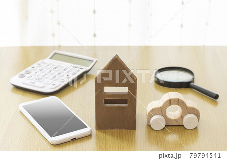 スマートフォンで、住まいを探すイメージ スマートフォンで、住まいを探すイメージ 79794541
