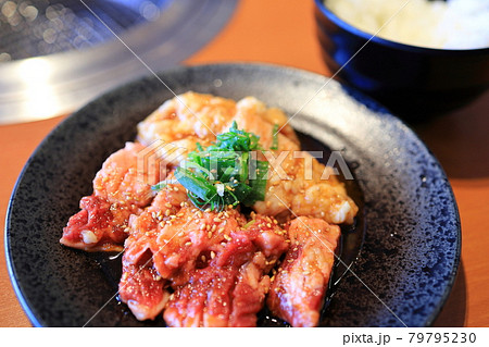 中落ちカルビ・テッチャン盛り合わせ定食 中落ちカルビ・テッチャン盛り合わせ定食 79795230