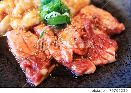 中落ちカルビ・テッチャン盛り合わせ定食 中落ちカルビ・テッチャン盛り合わせ定食 79795239
