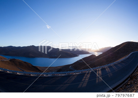 Yamdrok lake in tibet china 79797687