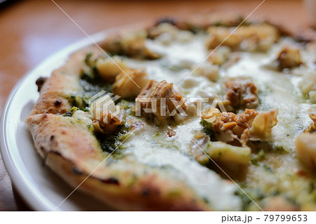 ホタテ貝のピッツァ ホタテ貝のピッツァ 79799653