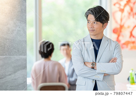 ビジネスイメージ 取締役 ミドル 撮影協力「+SHIFT NOGIZAKA」 ビジネスイメージ 取締役 ミドル 撮影協力「+SHIFT NOGIZAKA」 79807447