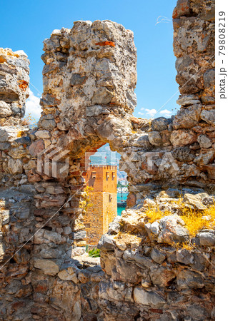 Ancient Red Tower Kizil Kule in port of Alanya, Turkey 79808219