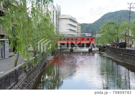 山陰本線　城崎温泉を行くディーゼルカー（キハ47）2 79809782