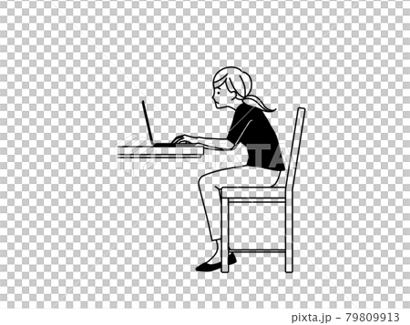 Kyphosis woman using a laptop-black 79809913