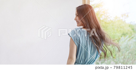 女性の美容イメージ　ボタニカル 79811245