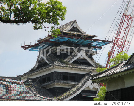平成28年熊本地震から1年後、修復中の熊本城 平成28年熊本地震から1年後、修復中の熊本城 79811773