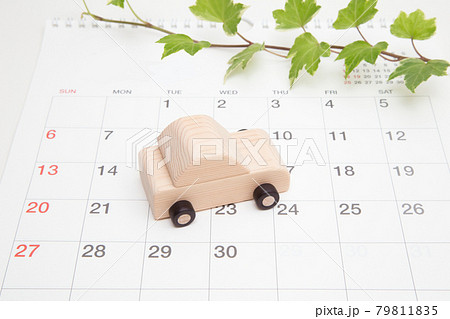 自動車とカレンダー 自動車とカレンダー 79811835
