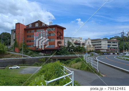 【移転】丘陵上に建つ岡山県作陽高等学校　岡山県津山市 79812481