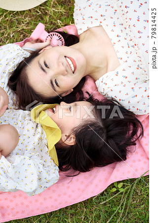 Parent and child lifestyle Parent and child lifestyle 79814425