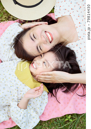 Parent and child lifestyle 79814430