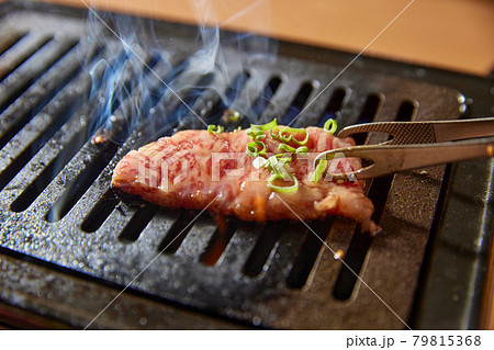 卓上ロースターで焼肉 卓上ロースターで焼肉 79815368