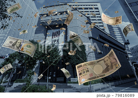 東京証券取引所ビルの前で落下する大量の現金 79816089