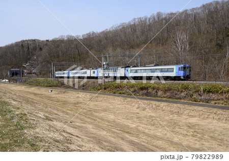 痛みの目立つ車両で奮闘する特急「オホーツク」(後追い) 痛みの目立つ車両で奮闘する特急「オホーツク」(後追い) 79822989
