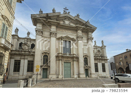 St. Peter's Cathedral in Mantua, Italy 79823594