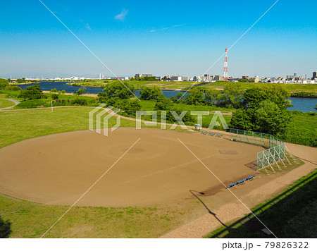 東京板橋・荒川河川敷の野球場 東京板橋・荒川河川敷の野球場 79826322