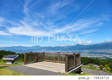 7月半ば（夏）・午前中、福島てっぺん公園からの風景と展望テラス 長野県 豊丘村 79829710