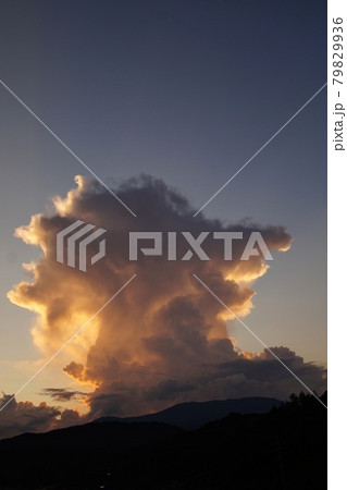 積乱雲の一種 かなとこ雲 79829936