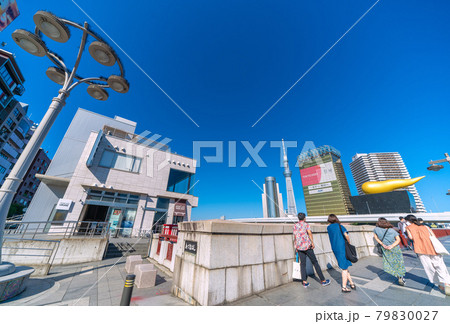 日本の東京都市景観　水上バス乗り場などを望む 79830027