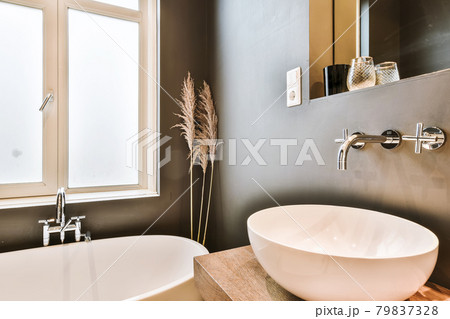Interior design of beautiful and elegant bathroom 79837328