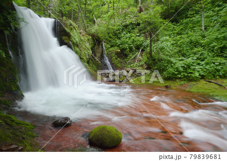 赤岩の滝(北海道・西興部村) 赤岩の滝(北海道・西興部村) 79839681