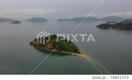 東広島市安芸津町風早の小芝島を空撮しました 79841379