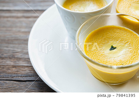 手作りのパンプキンプリン 手作りのパンプキンプリン 79841395