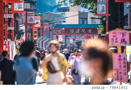 日本の東京都市景観 4度目宣言下。衝撃の1410人。五輪“狂行”、伝法院通りは…=7月17日 日本の東京都市景観 4度目宣言下。衝撃の1410人。五輪“狂行”、伝法院通りは…=7月17日 79841952