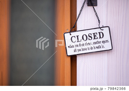 閉店の看板 閉店の看板 79842366