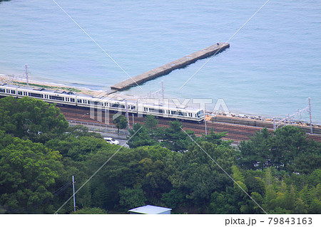 須磨浦山上遊園から塩屋海岸とJR神戸線 79843163