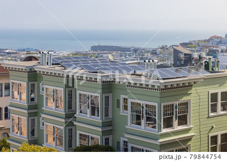 Sunny high angle view of some residence building 79844754