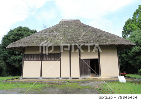 常陸風土記の丘　古代家屋復元広場　鎌倉・平安時代の民家 79846454
